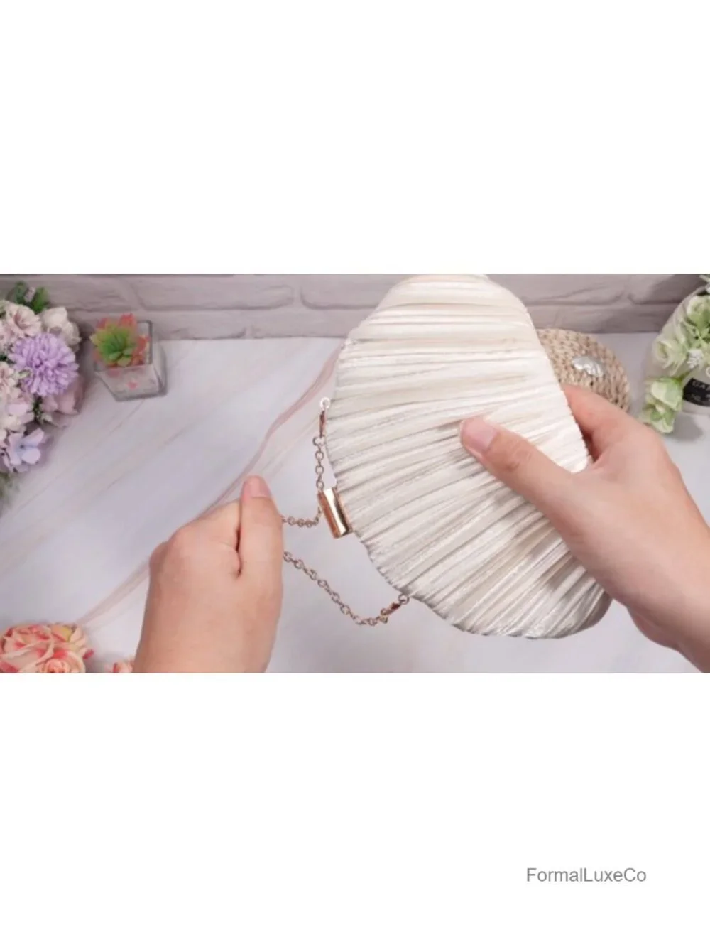 Women's Seashell Clutch Purse Set with Pearl Jewelry Set 4-Piece